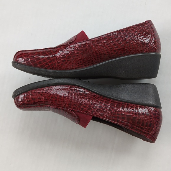 Rasolli Patent Leather Crocodile Print Wedge Slip On Loafer 7 Red - Picture 9 of 16